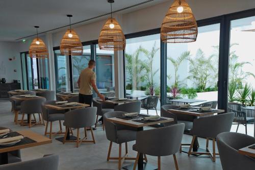 Imagen general del Aparthotel P&ecirc;ro Teive Bay. Foto 1
