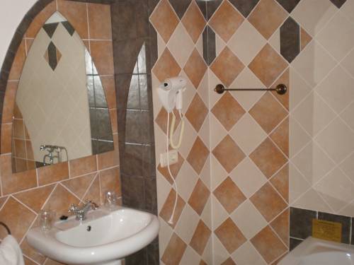 Imagen de la habitación del Aparthotel Penarronda Playa. Foto 5
