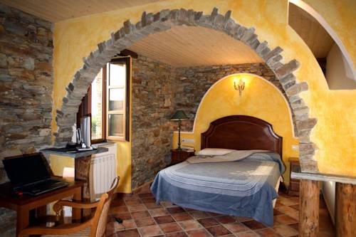 Imagen de la habitación del Aparthotel Penarronda Playa. Foto 6