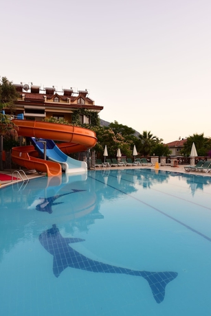 Imagen de la piscina del Aparthotel Perdikia Hill. Foto 10