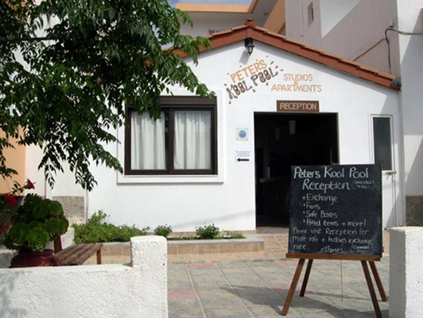 Imagen general del Aparthotel Peters Kool Pool Apartments and Studios. Foto 4