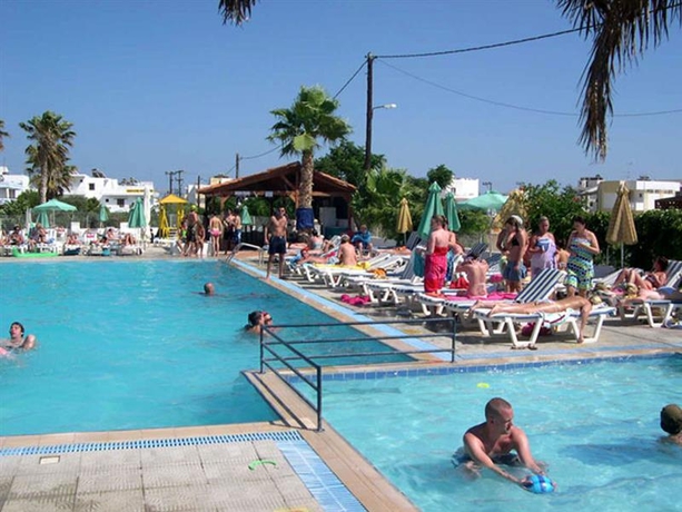 Imagen general del Aparthotel Peters Kool Pool Apartments and Studios. Foto 6