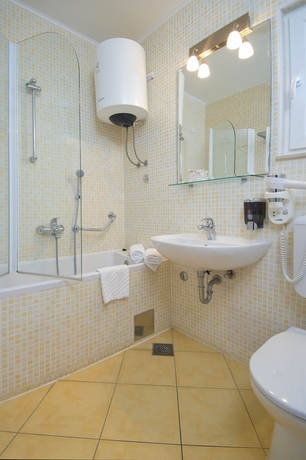 Imagen de la habitación del Aparthotel Pharia. Foto 10