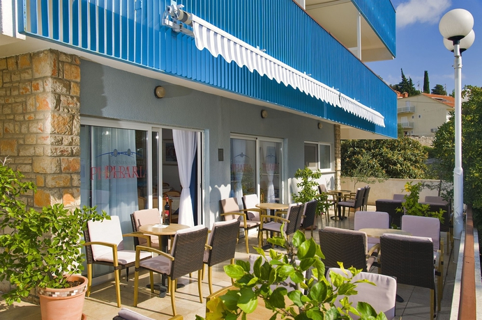Imagen de los exteriores del Aparthotel Pharia. Foto 16