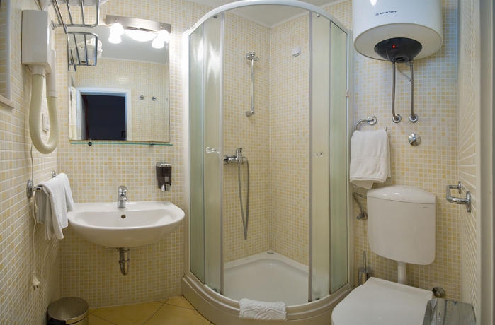 Imagen de la habitación del Aparthotel Pharia. Foto 14