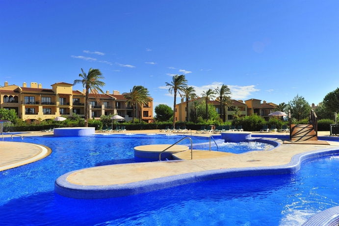 Imagen de la piscina del Aparthotel Pierre and Vacances Resort Bonavista De Bonmont. Foto 12