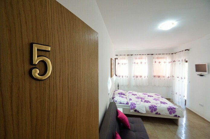 Imagen de la habitación del Aparthotel Plat. Foto 17