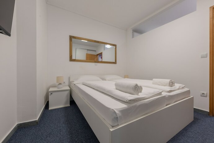 Imagen de la habitación del Aparthotel Plat. Foto 34