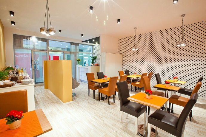 Imagen del bar/restaurante del Aparthotel Platinum Apartments. Foto 3