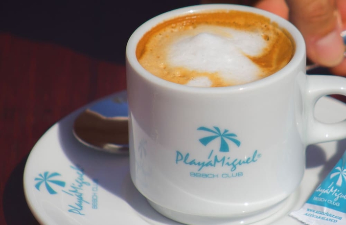 Imagen del bar/restaurante del Aparthotel Playa Miguel Beach Club and. Foto 4