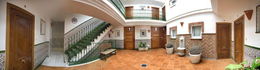Imagen de los interiores del Aparthotel Playa Miguel Beach Club and. Foto 19