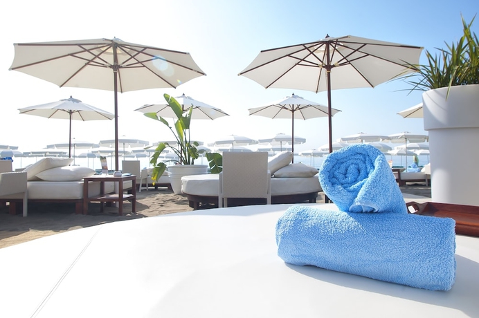 Imagen de los exteriores del Aparthotel Playa Miguel Beach Club and. Foto 15