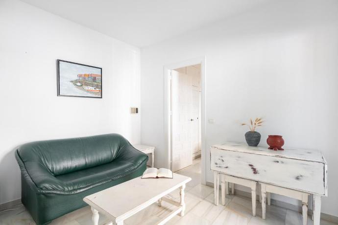 Imagen de la habitación del Aparthotel Playamaro. Foto 5