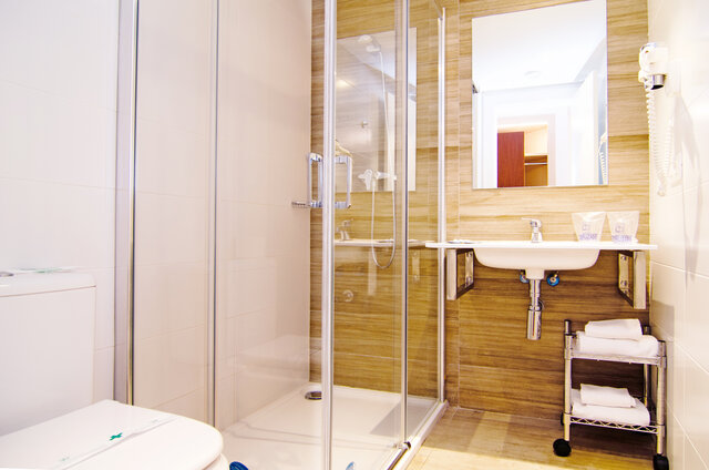 Imagen de la habitación del Aparthotel Port Europa Hotel. Foto 6
