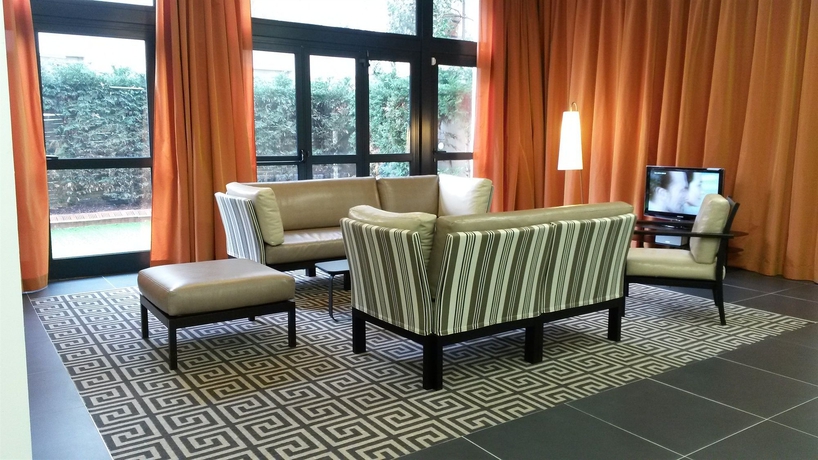 Imagen de los interiores del Aparthotel Privil&egrave;ge Appart Hotel Saint-exup&eacute;ry. Foto 10