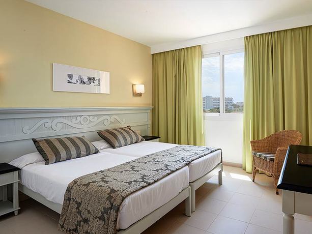 Imagen de la habitación del Aparthotel Protur Badia Park. Foto 2
