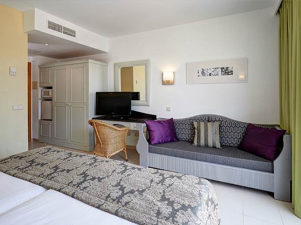 Imagen de la habitación del Aparthotel Protur Badia Park. Foto 4
