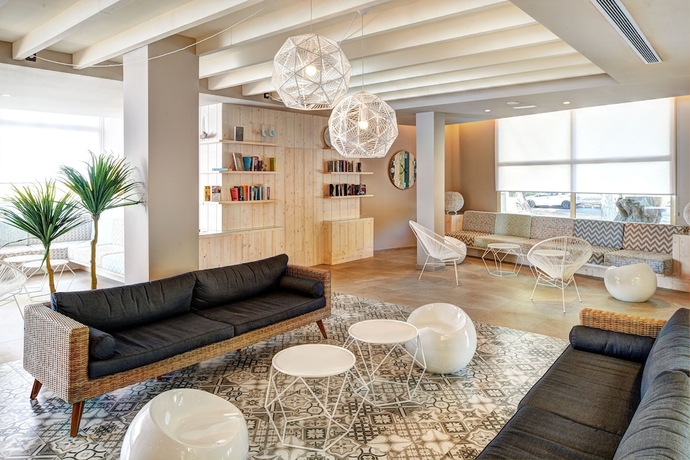 Imagen de los interiores del Aparthotel Protur Floriana Resort - All Inclusive. Foto 14