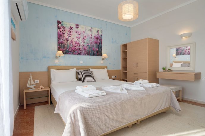 Imagen de la habitación del Aparthotel Pyrgos Beach. Foto 9