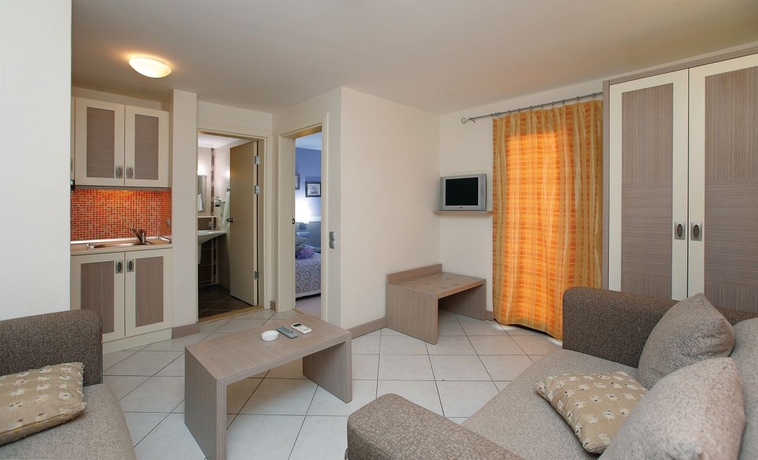 Imagen general del Aparthotel Queen Resort Hotel. Foto 10