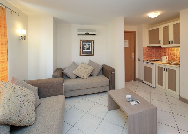 Imagen general del Aparthotel Queen Resort Hotel. Foto 11