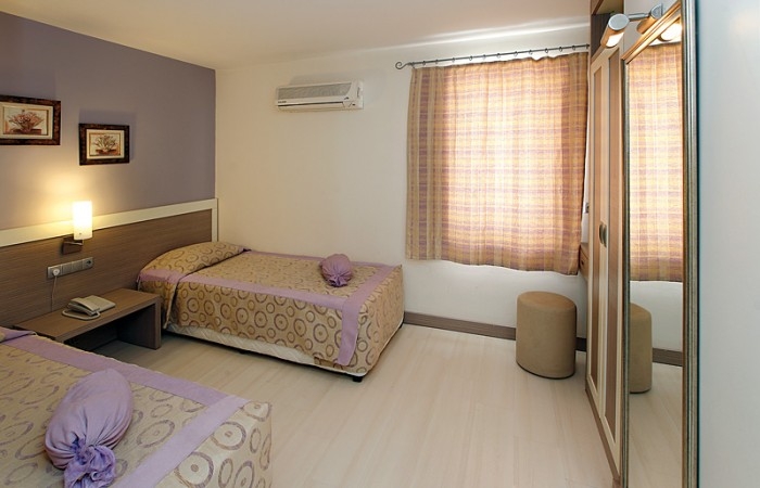 Imagen general del Aparthotel Queen Resort Hotel. Foto 15