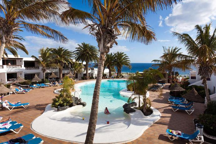 Imagen general del Aparthotel R2 Bah&iacute;a Kontiki Beach Apartments. Foto 10
