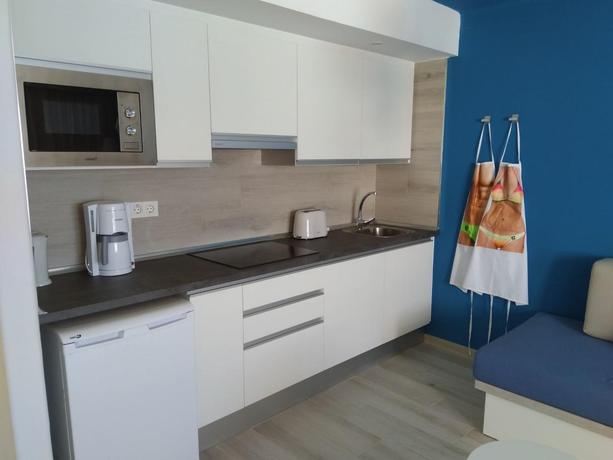 Imagen general del Aparthotel R2 Bah&iacute;a Kontiki Beach Apartments. Foto 8