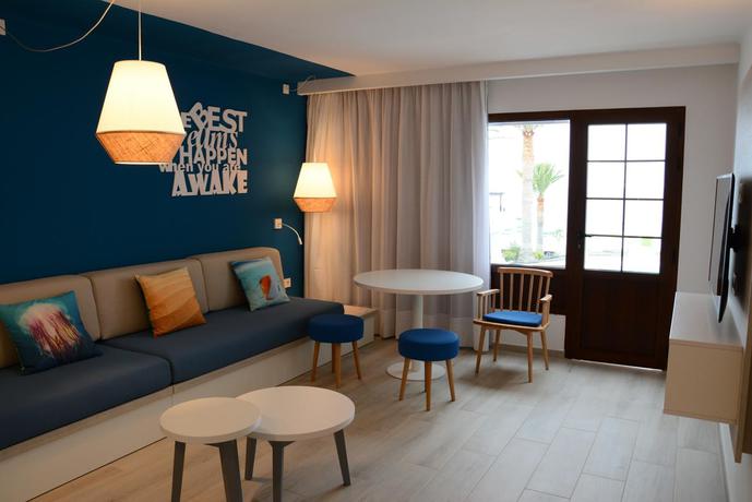 Imagen general del Aparthotel R2 Bah&iacute;a Kontiki Beach Apartments. Foto 9