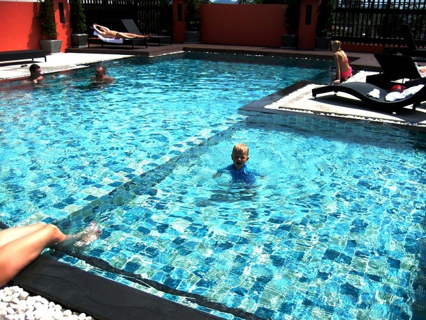 Imagen de la piscina del Aparthotel Ratana Apart Hotel At Chalong. Foto 12