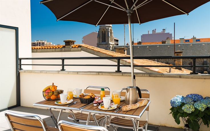 Imagen de los interiores del Aparthotel R&eacute;sidence Lagrange Vacances Les Patios Eug&eacute;nie. Foto 9