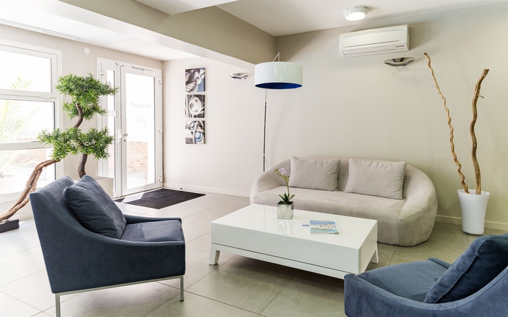 Imagen de los interiores del Aparthotel R&eacute;sidence Lagrange Vacances Les Patios Eug&eacute;nie. Foto 11