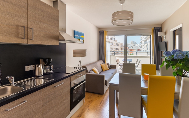 Imagen de los interiores del Aparthotel R&eacute;sidence Lagrange Vacances Les Patios Eug&eacute;nie. Foto 13