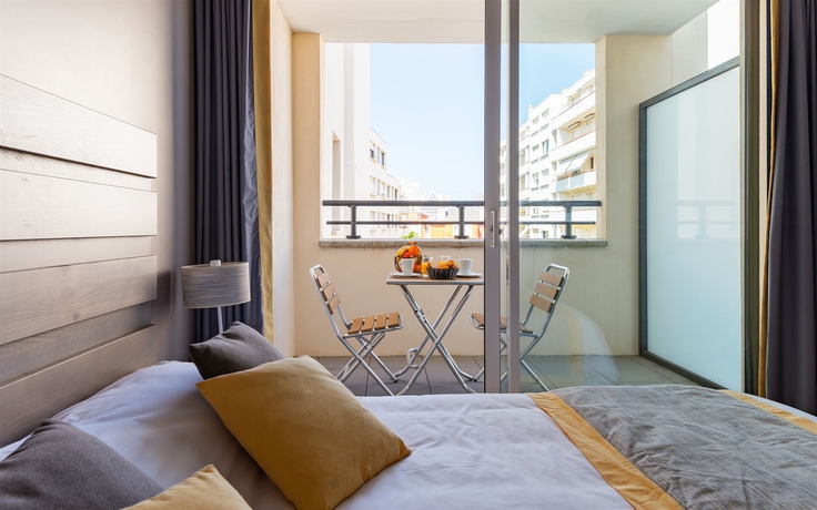 Imagen de los interiores del Aparthotel R&eacute;sidence Lagrange Vacances Les Patios Eug&eacute;nie. Foto 14
