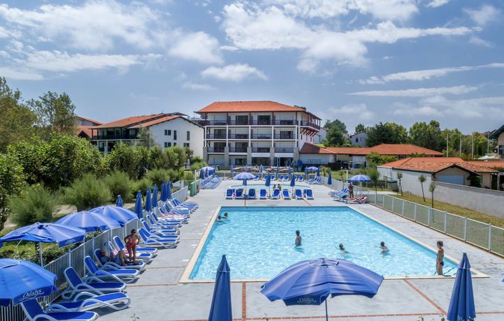 Imagen de la piscina del Aparthotel R&eacute;sidence Prestige Odalys Domaine Iratzia. Foto 20