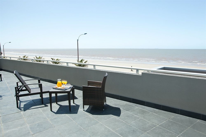 Imagen de los exteriores del Aparthotel Regency Rambla Design. Foto 7