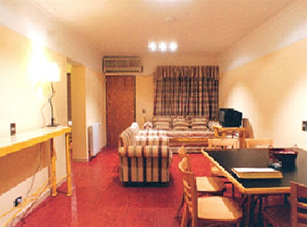 Imagen de los interiores del Aparthotel Reina Victoria Suites and Towers. Foto 12
