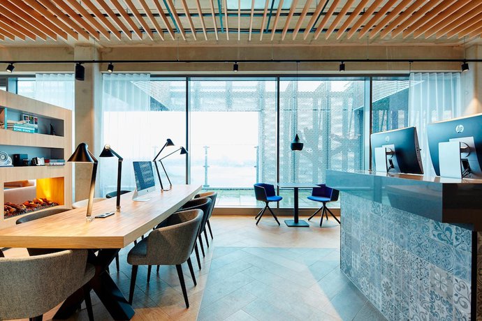Imagen de los interiores del Aparthotel Residence Inn by Marriott Amsterdam Houthavens. Foto 21