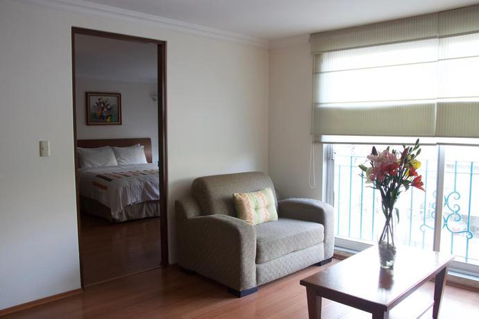 Imagen general del Aparthotel Residence L'heritage Hip&oacute;lito Taine By Bluebay. Foto 14