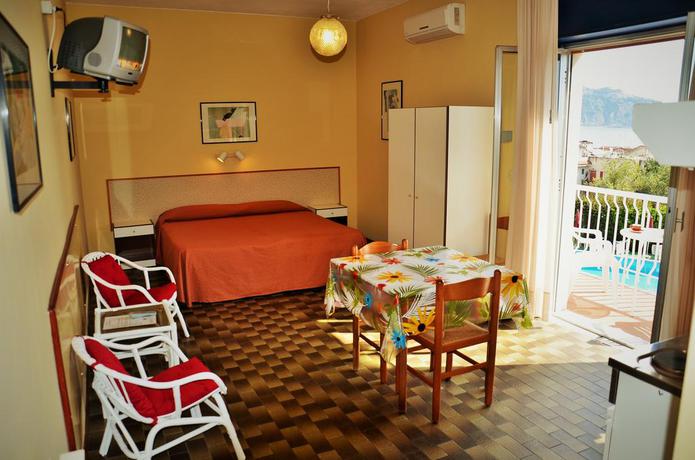 Imagen de la habitación del Aparthotel Residence Villa Giardini. Foto 5