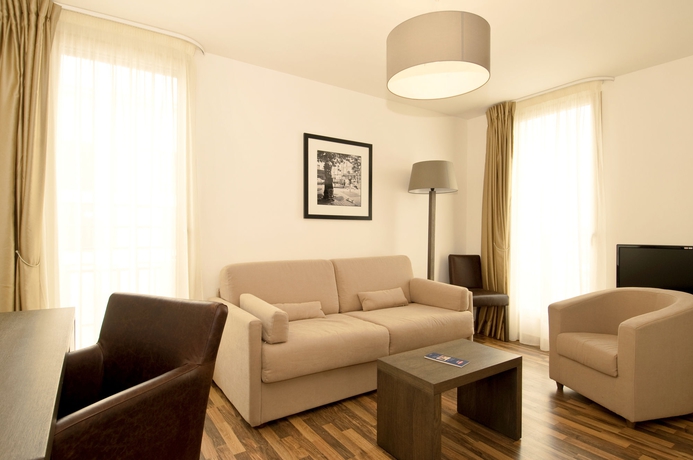 Imagen de los interiores del Aparthotel Residhome Asni&egrave;res. Foto 14