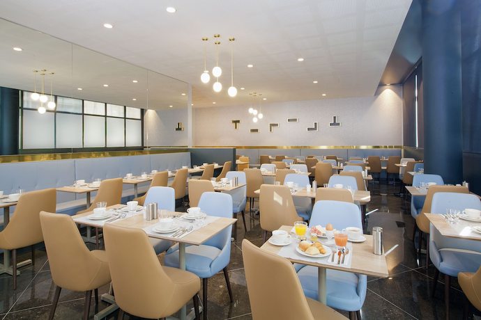 Imagen del bar/restaurante del Aparthotel Residhome Puteaux La Defense. Foto 3