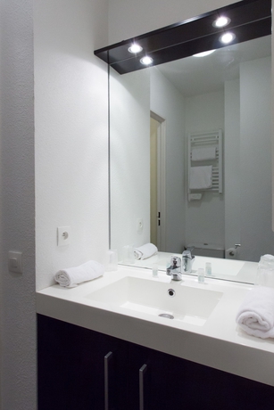 Imagen de la habitación del Aparthotel Residhotel Saint Etienne Centre. Foto 11