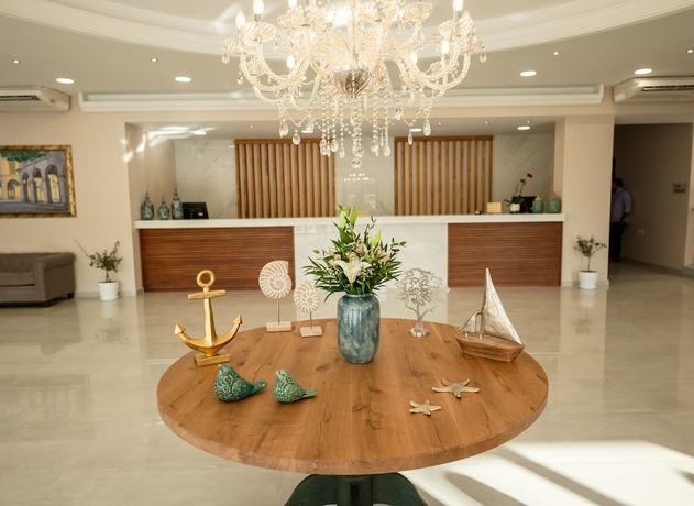Imagen de los interiores del Aparthotel Robolla Beach Aparthotel. Foto 7
