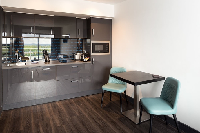 Imagen de la habitación del Aparthotel Roomzzz Chester City. Foto 17