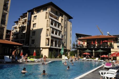 Imagen general del Aparthotel Rose Village. Foto 3