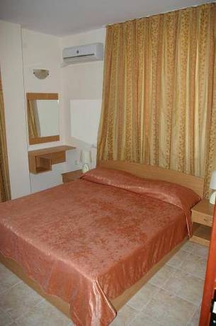 Imagen general del Aparthotel Rose Village. Foto 7