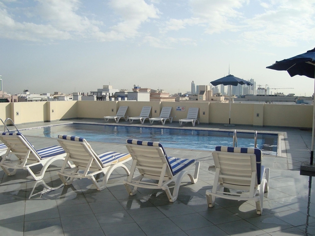 Imagen de la piscina del Aparthotel Royal Ascot, Dubai. Foto 15