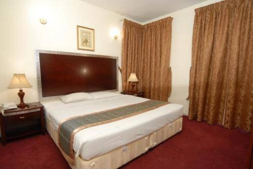Imagen de la habitación del Aparthotel Royal Plaza Hotel Apartments. Foto 9