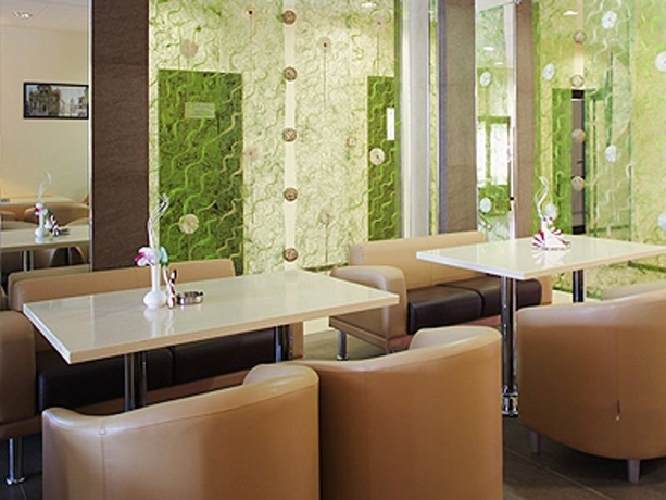 Imagen del bar/restaurante del Aparthotel S7 Hotel. Foto 5